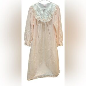 Vintage Peach Carriage Court Nightgown Size M 12-14
